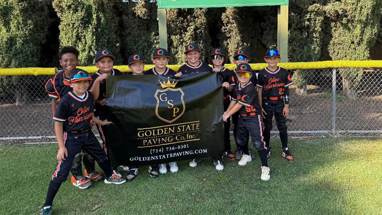 Hurricanes 9-Under Olive Pony Baseball League team